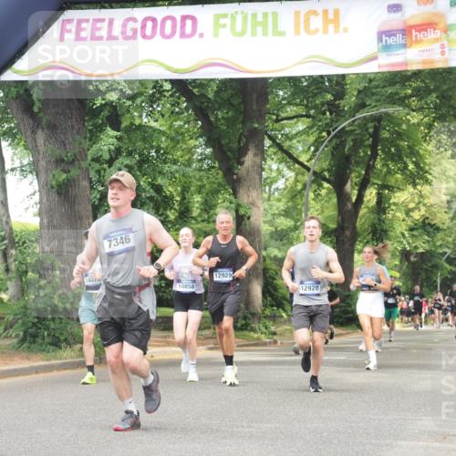 29.06.2025 - hella hamburg halbmarathon KatJ http://msf.ph/oto/8530205 29.06.2025 10:57:44 Zwischen KM18-KM19 1213, 7346, 7881, 8001, 8055 meine-sportfotos.de