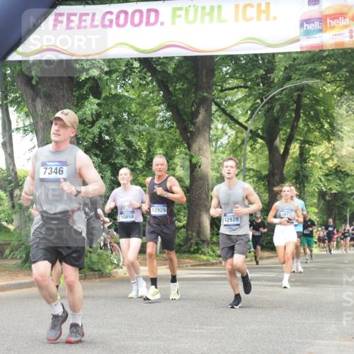 29.06.2025 - hella hamburg halbmarathon KatJ http://msf.ph/oto/8530206 29.06.2025 10:57:44 Zwischen KM18-KM19 1213, 7346, 7881, 8001, 8055 meine-sportfotos.de