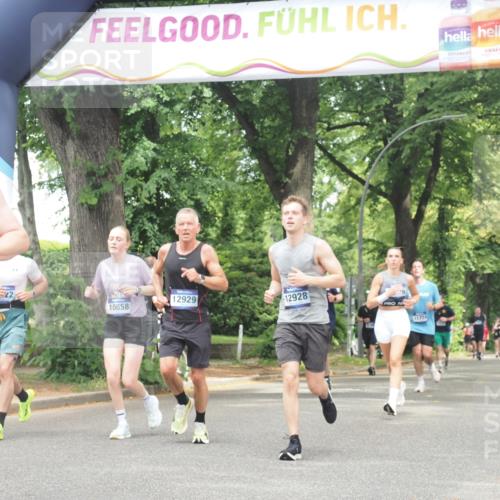 29.06.2025 - hella hamburg halbmarathon KatJ http://msf.ph/oto/8530219 29.06.2025 10:57:45 Zwischen KM18-KM19 7346, 7881, 8001, 8055 meine-sportfotos.de