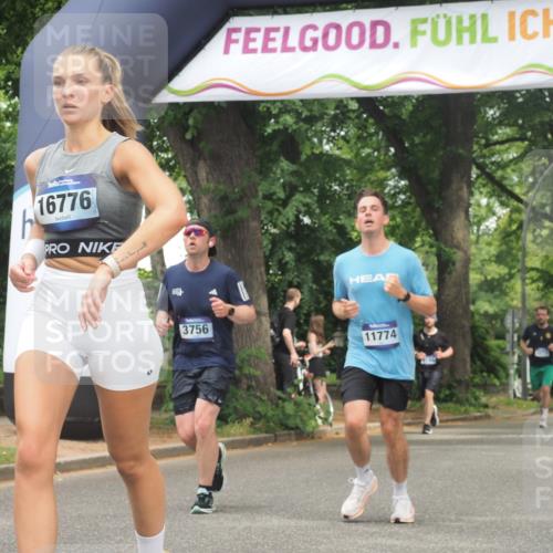 29.06.2025 - hella hamburg halbmarathon KatJ http://msf.ph/oto/8530279 29.06.2025 10:57:48 Zwischen KM18-KM19 3756, 7346, 8001 meine-sportfotos.de