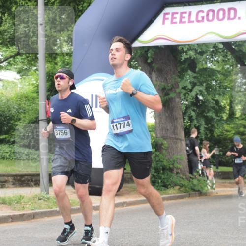 29.06.2025 - hella hamburg halbmarathon KatJ http://msf.ph/oto/8530299 29.06.2025 10:57:49 Zwischen KM18-KM19 3756, 7346, 8001 meine-sportfotos.de