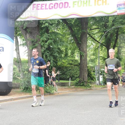 29.06.2025 - hella hamburg halbmarathon KatJ http://msf.ph/oto/8530332 29.06.2025 10:57:52 Zwischen KM18-KM19 3756, 6166 meine-sportfotos.de