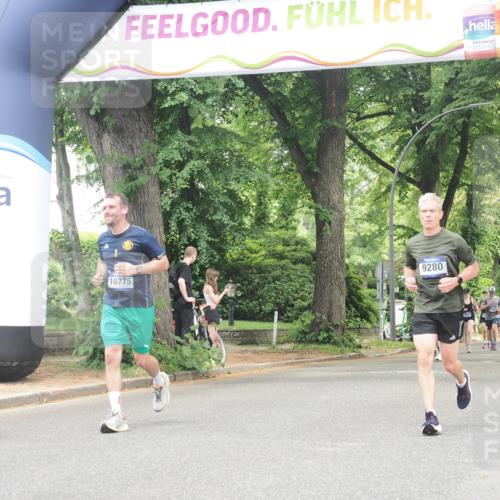 29.06.2025 - hella hamburg halbmarathon KatJ http://msf.ph/oto/8530337 29.06.2025 10:57:52 Zwischen KM18-KM19 3756, 6166 meine-sportfotos.de