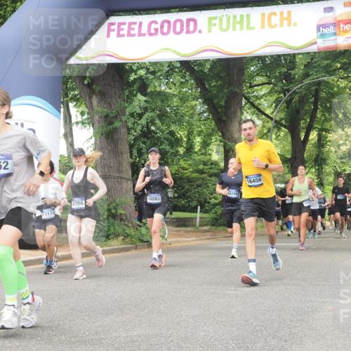 29.06.2025 - hella hamburg halbmarathon KatJ http://msf.ph/oto/8530501 29.06.2025 10:58:03 Zwischen KM18-KM19 1893, 2904, 3176, 4394, 7462 meine-sportfotos.de