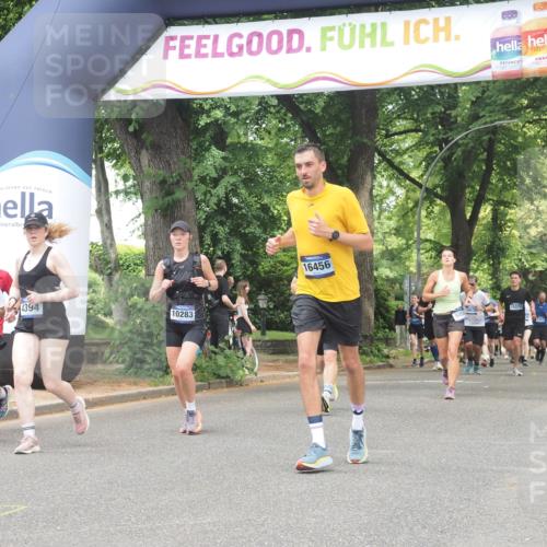 29.06.2025 - hella hamburg halbmarathon KatJ http://msf.ph/oto/8530512 29.06.2025 10:58:04 Zwischen KM18-KM19 1893, 2904, 3176, 4394, 7462 meine-sportfotos.de
