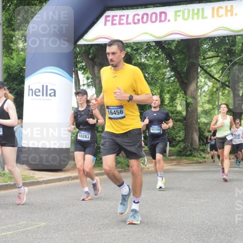 29.06.2025 - hella hamburg halbmarathon KatJ http://msf.ph/oto/8530528 29.06.2025 10:58:05 Zwischen KM18-KM19 1893, 2904, 3176, 4394, 7462 meine-sportfotos.de