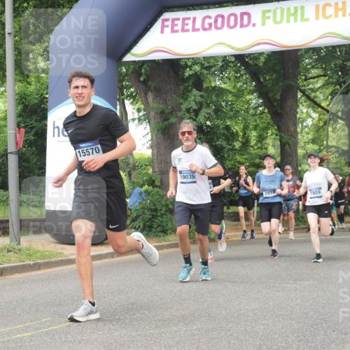 29.06.2025 - hella hamburg halbmarathon KatJ http://msf.ph/oto/8530585 29.06.2025 10:58:09 Zwischen KM18-KM19 2904, 4394, 7809, 7810 meine-sportfotos.de