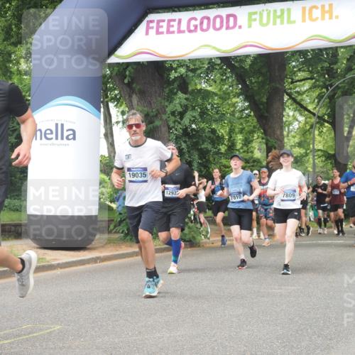 29.06.2025 - hella hamburg halbmarathon KatJ http://msf.ph/oto/8530592 29.06.2025 10:58:09 Zwischen KM18-KM19 2904, 4394, 7809, 7810 meine-sportfotos.de