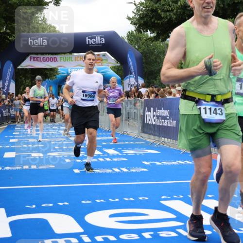 29.06.2025 - hella hamburg halbmarathon Strokosch-Dieckow http://msf.ph/oto/8534027 29.06.2025 10:57:02 Ziel 1485, 2282, 2759, 4261, 4299, 5033, 8669, 11043, 11143, 11212, 11638, 13691, 14139, 14408, 14588, 14678, 15097, 15726, 16470, 16909, 17617, 18208, 18719, 19091 meine-sportfotos.de