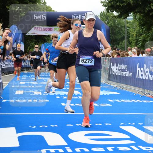29.06.2025 - hella hamburg halbmarathon Strokosch-Dieckow http://msf.ph/oto/8534084 29.06.2025 10:57:21 Ziel 2417, 2676, 3435, 5926, 6272, 6281, 6302, 8393, 8585, 9450, 9577, 9727, 9934, 10383, 11590, 12014, 12144, 12590, 13394, 13664, 15229, 15695, 16093, 16625, 16830, 17160, 17758, 17779, 17828, 17848 meine-sportfotos.de
