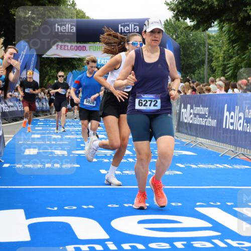29.06.2025 - hella hamburg halbmarathon Strokosch-Dieckow http://msf.ph/oto/8534085 29.06.2025 10:57:21 Ziel 2417, 2676, 3435, 5926, 6272, 6281, 6302, 8393, 8585, 9450, 9577, 9727, 9934, 10383, 11590, 12014, 12144, 12590, 13394, 13664, 15229, 15695, 16093, 16625, 16830, 17160, 17758, 17779, 17828, 17848 meine-sportfotos.de