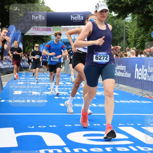 29.06.2025 - hella hamburg halbmarathon Strokosch-Dieckow http://msf.ph/oto/8534087 29.06.2025 10:57:21 Ziel 2417, 2676, 3435, 5926, 6272, 6281, 6302, 8393, 8585, 9450, 9577, 9727, 9934, 10383, 11590, 12014, 12144, 12590, 13394, 13664, 15229, 15695, 16093, 16625, 16830, 17160, 17758, 17779, 17828, 17848 meine-sportfotos.de