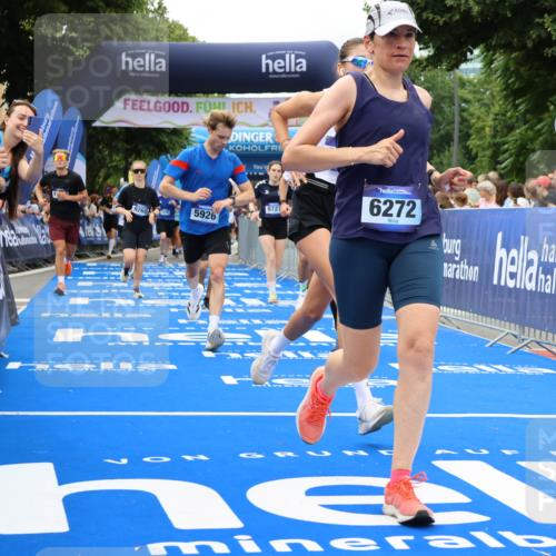 29.06.2025 - hella hamburg halbmarathon Strokosch-Dieckow http://msf.ph/oto/8534088 29.06.2025 10:57:21 Ziel 2417, 2676, 3435, 5926, 6272, 6281, 6302, 8393, 8585, 9450, 9577, 9727, 9934, 10383, 11590, 12014, 12144, 12590, 13394, 13664, 15229, 15695, 16093, 16625, 16830, 17160, 17758, 17779, 17828, 17848 meine-sportfotos.de