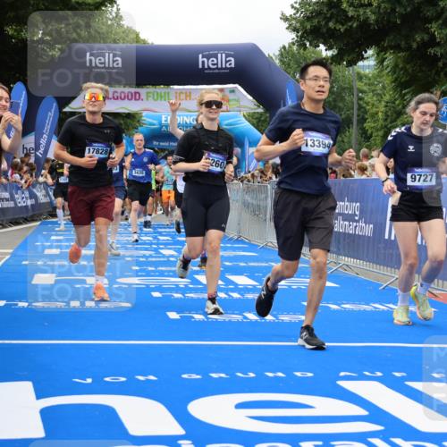 29.06.2025 - hella hamburg halbmarathon Strokosch-Dieckow http://msf.ph/oto/8534097 29.06.2025 10:57:24 Ziel 2417, 3435, 5015, 5134, 5728, 5926, 6272, 6281, 6302, 8393, 9450, 9727, 9934, 12014, 12144, 12590, 13245, 13394, 13664, 15695, 16093, 16625, 16830, 17160, 17758, 17779, 17828 meine-sportfotos.de