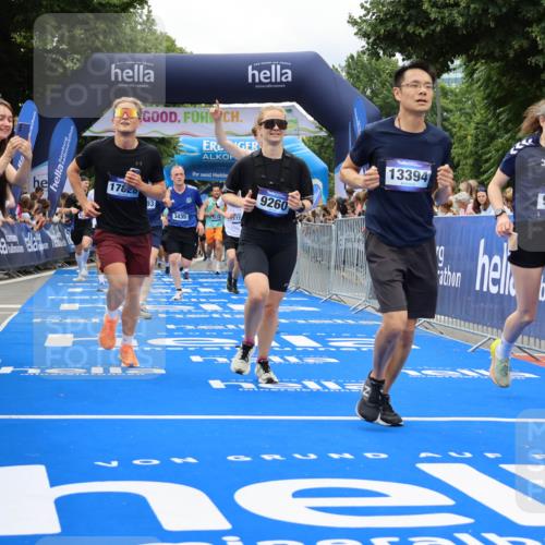 29.06.2025 - hella hamburg halbmarathon Strokosch-Dieckow http://msf.ph/oto/8534099 29.06.2025 10:57:24 Ziel 2417, 3435, 5015, 5134, 5728, 5926, 6272, 6281, 6302, 8393, 9450, 9727, 9934, 12014, 12144, 12590, 13245, 13394, 13664, 15695, 16093, 16625, 16830, 17160, 17758, 17779, 17828 meine-sportfotos.de