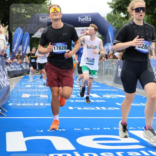 29.06.2025 - hella hamburg halbmarathon Strokosch-Dieckow http://msf.ph/oto/8534105 29.06.2025 10:57:25 Ziel 2236, 3435, 4502, 5015, 5134, 5728, 5926, 6272, 6281, 6302, 8393, 9450, 9727, 12014, 12144, 12590, 13245, 13394, 13664, 15695, 16093, 16625, 16830, 17160, 17758, 17828 meine-sportfotos.de