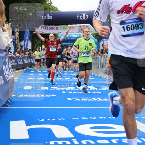29.06.2025 - hella hamburg halbmarathon Strokosch-Dieckow http://msf.ph/oto/8534117 29.06.2025 10:57:29 Ziel 1239, 2236, 2652, 3435, 4502, 5015, 5134, 5457, 5458, 5728, 6281, 6302, 8393, 9727, 12144, 13245, 13394, 14571, 14951, 15695, 16093, 16830, 17160, 17758, 17769, 17828 meine-sportfotos.de