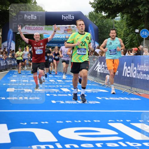 29.06.2025 - hella hamburg halbmarathon Strokosch-Dieckow http://msf.ph/oto/8534124 29.06.2025 10:57:29 Ziel 1239, 2236, 2652, 3435, 4502, 5015, 5134, 5457, 5458, 5728, 6281, 6302, 8393, 9727, 12144, 13245, 13394, 14571, 14951, 15695, 16093, 16830, 17160, 17758, 17769, 17828 meine-sportfotos.de