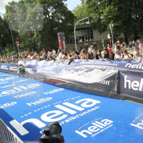 29.06.2025 - hella hamburg halbmarathon Michael Strokosch http://msf.ph/oto/8535286 29.06.2025 10:03:56 Ziel  meine-sportfotos.de