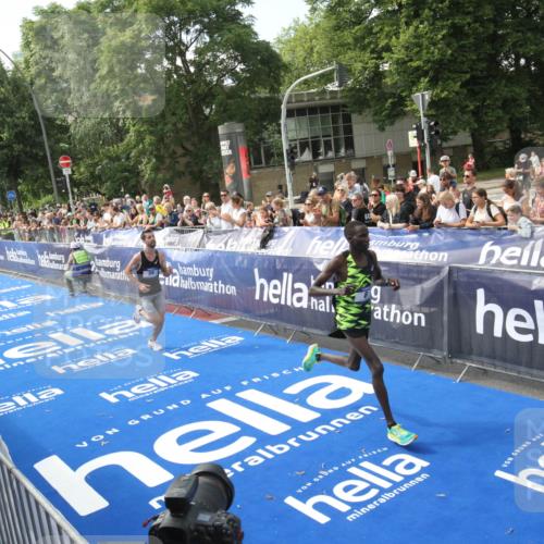 29.06.2025 - hella hamburg halbmarathon Michael Strokosch http://msf.ph/oto/8535299 29.06.2025 10:04:27 Ziel  meine-sportfotos.de