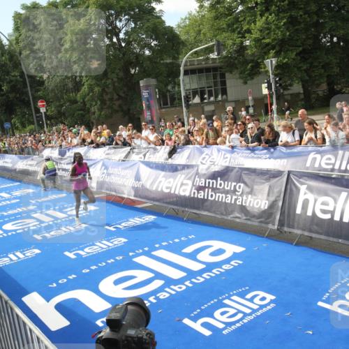 29.06.2025 - hella hamburg halbmarathon Michael Strokosch http://msf.ph/oto/8535352 29.06.2025 10:10:40 Ziel  meine-sportfotos.de