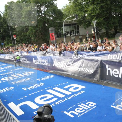 29.06.2025 - hella hamburg halbmarathon Michael Strokosch http://msf.ph/oto/8535364 29.06.2025 10:12:00 Ziel  meine-sportfotos.de
