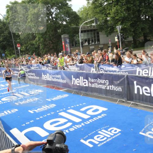 29.06.2025 - hella hamburg halbmarathon Michael Strokosch http://msf.ph/oto/8535409 29.06.2025 10:16:14 Ziel  meine-sportfotos.de