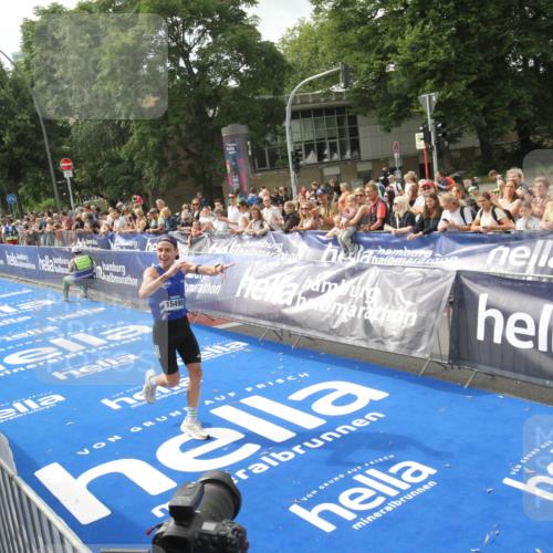 29.06.2025 - hella hamburg halbmarathon Michael Strokosch http://msf.ph/oto/8535458 29.06.2025 10:18:50 Ziel  meine-sportfotos.de