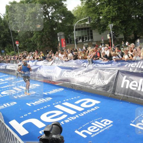 29.06.2025 - hella hamburg halbmarathon Michael Strokosch http://msf.ph/oto/8535479 29.06.2025 10:19:14 Ziel  meine-sportfotos.de