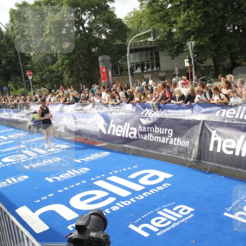 29.06.2025 - hella hamburg halbmarathon Michael Strokosch http://msf.ph/oto/8535485 29.06.2025 10:19:26 Ziel  meine-sportfotos.de