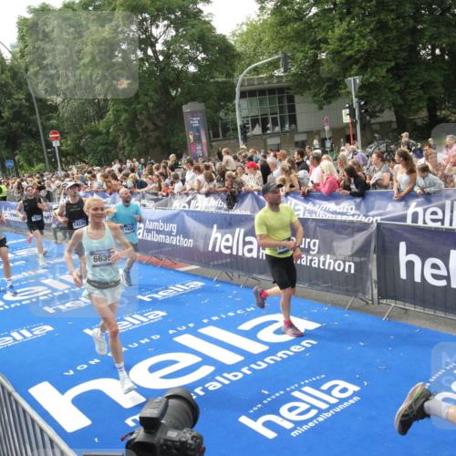 29.06.2025 - hella hamburg halbmarathon Michael Strokosch http://msf.ph/oto/8535635 29.06.2025 10:42:29 Ziel  meine-sportfotos.de