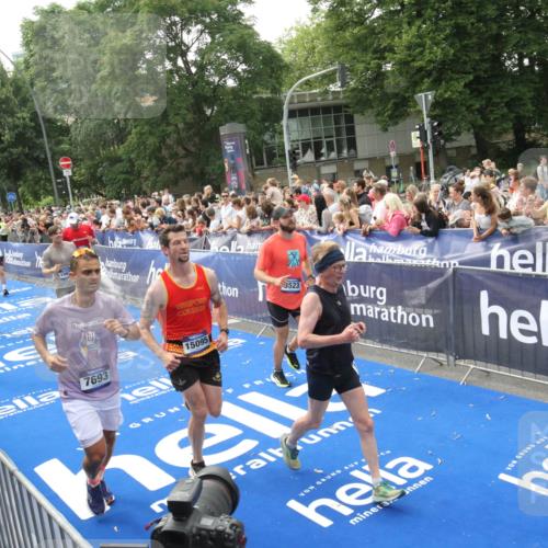 29.06.2025 - hella hamburg halbmarathon Michael Strokosch http://msf.ph/oto/8535647 29.06.2025 10:42:32 Ziel  meine-sportfotos.de