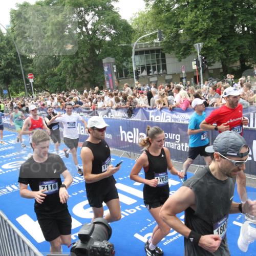 29.06.2025 - hella hamburg halbmarathon Michael Strokosch http://msf.ph/oto/8535661 29.06.2025 10:42:34 Ziel  meine-sportfotos.de