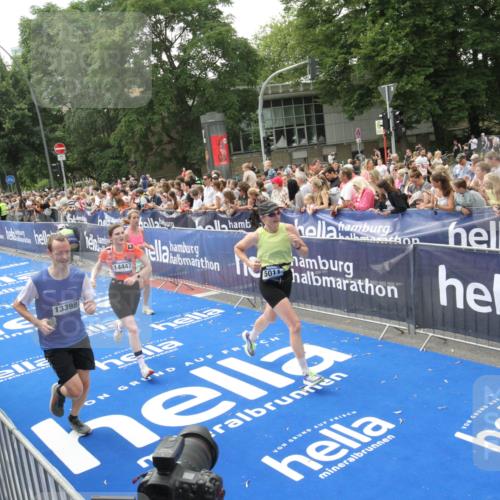 29.06.2025 - hella hamburg halbmarathon Michael Strokosch http://msf.ph/oto/8535748 29.06.2025 10:42:58 Ziel  meine-sportfotos.de