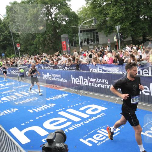 29.06.2025 - hella hamburg halbmarathon Michael Strokosch http://msf.ph/oto/8535776 29.06.2025 10:43:07 Ziel  meine-sportfotos.de