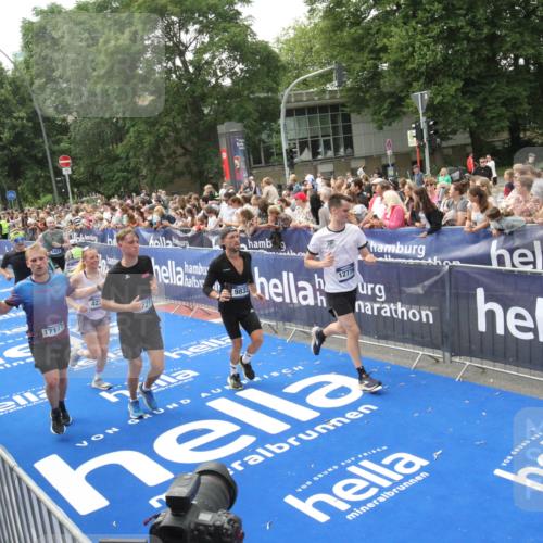 29.06.2025 - hella hamburg halbmarathon Michael Strokosch http://msf.ph/oto/8535793 29.06.2025 10:43:12 Ziel  meine-sportfotos.de