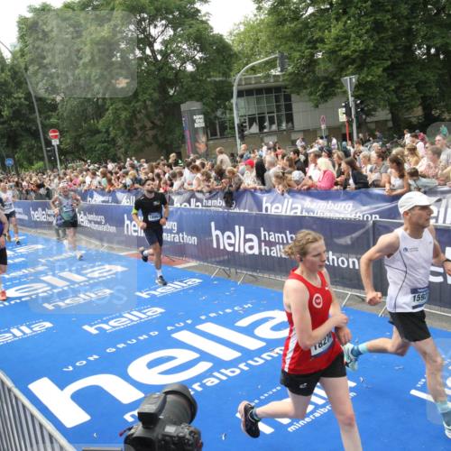 29.06.2025 - hella hamburg halbmarathon Michael Strokosch http://msf.ph/oto/8535863 29.06.2025 10:43:28 Ziel  meine-sportfotos.de