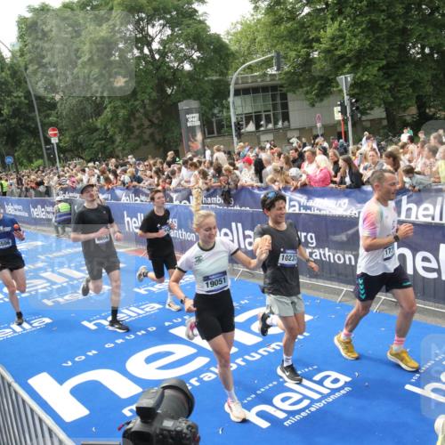 29.06.2025 - hella hamburg halbmarathon Michael Strokosch http://msf.ph/oto/8535878 29.06.2025 10:43:32 Ziel  meine-sportfotos.de