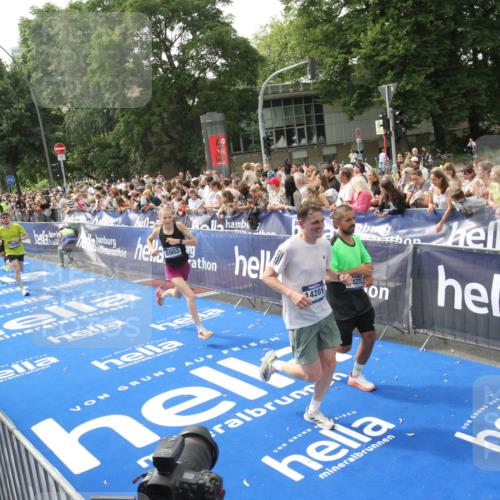 29.06.2025 - hella hamburg halbmarathon Michael Strokosch http://msf.ph/oto/8535938 29.06.2025 10:43:48 Ziel  meine-sportfotos.de