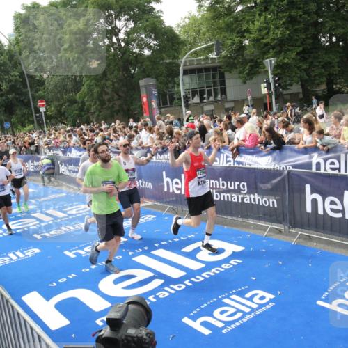 29.06.2025 - hella hamburg halbmarathon Michael Strokosch http://msf.ph/oto/8535982 29.06.2025 10:43:59 Ziel  meine-sportfotos.de