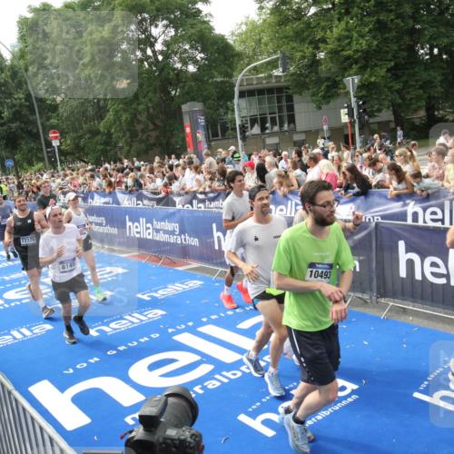 29.06.2025 - hella hamburg halbmarathon Michael Strokosch http://msf.ph/oto/8535986 29.06.2025 10:44:00 Ziel  meine-sportfotos.de
