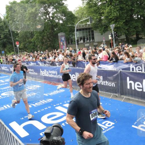 29.06.2025 - hella hamburg halbmarathon Michael Strokosch http://msf.ph/oto/8536002 29.06.2025 10:44:05 Ziel  meine-sportfotos.de