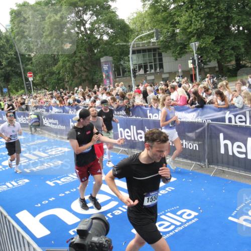 29.06.2025 - hella hamburg halbmarathon Michael Strokosch http://msf.ph/oto/8536021 29.06.2025 10:44:09 Ziel  meine-sportfotos.de