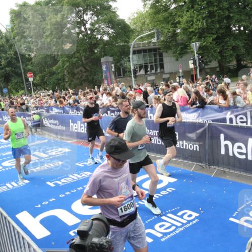 29.06.2025 - hella hamburg halbmarathon Michael Strokosch http://msf.ph/oto/8536031 29.06.2025 10:44:12 Ziel  meine-sportfotos.de