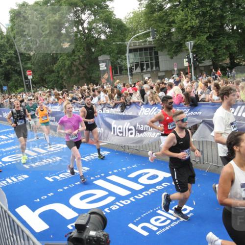 29.06.2025 - hella hamburg halbmarathon Michael Strokosch http://msf.ph/oto/8536307 29.06.2025 10:45:16 Ziel  meine-sportfotos.de