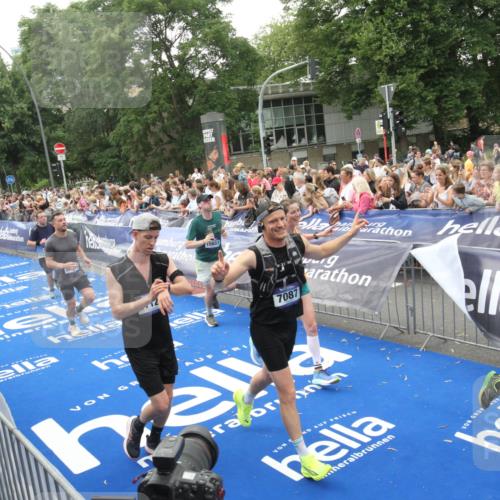 29.06.2025 - hella hamburg halbmarathon Michael Strokosch http://msf.ph/oto/8536314 29.06.2025 10:45:18 Ziel  meine-sportfotos.de