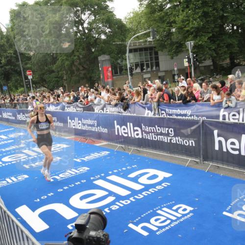 29.06.2025 - hella hamburg halbmarathon Michael Strokosch http://msf.ph/oto/8536442 29.06.2025 10:27:26 Ziel  meine-sportfotos.de