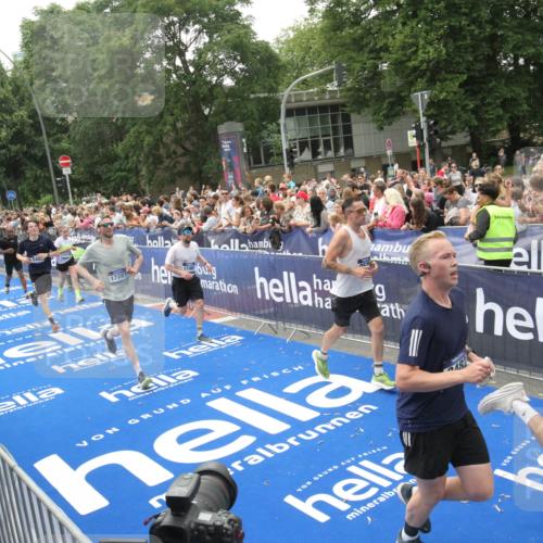 29.06.2025 - hella hamburg halbmarathon Michael Strokosch http://msf.ph/oto/8536644 29.06.2025 10:46:38 Ziel  meine-sportfotos.de