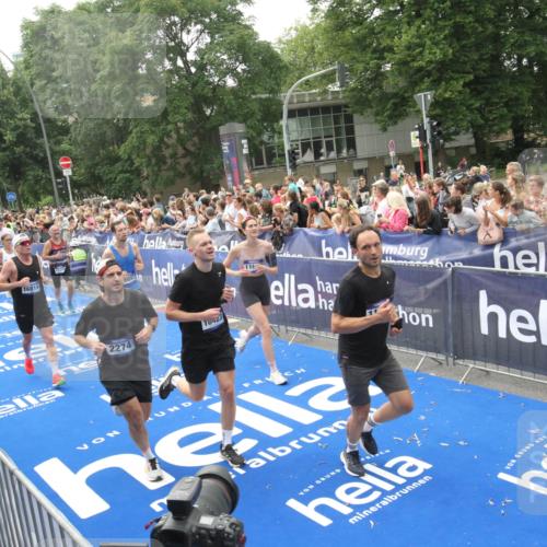 29.06.2025 - hella hamburg halbmarathon Michael Strokosch http://msf.ph/oto/8536851 29.06.2025 10:47:30 Ziel  meine-sportfotos.de
