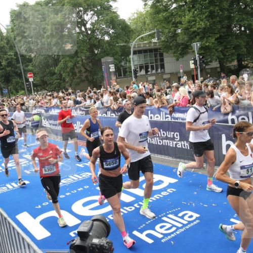 29.06.2025 - hella hamburg halbmarathon Michael Strokosch http://msf.ph/oto/8536868 29.06.2025 10:47:33 Ziel  meine-sportfotos.de